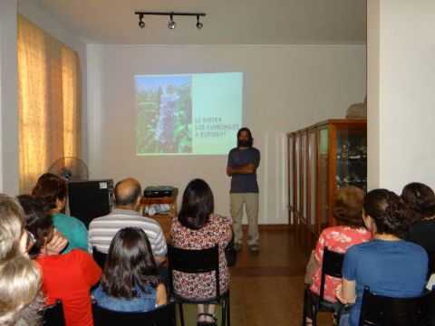 Charla sobre funciones e importancia de los humedales