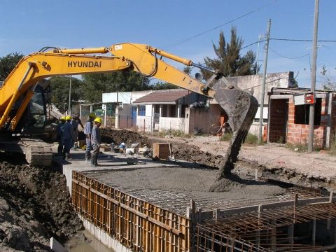 Avanza la construcción de conductos de la Defensa de la Cuenca del Canal Watzenborn