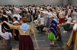 Ni el mal clima frenó el baile del Pericón Nacional