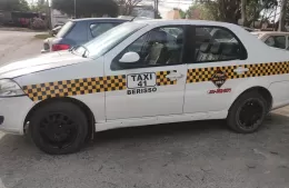 Taxi impactó a una ciclista en 15 entre 165 y 166
