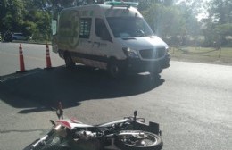 Indignación: camioneta chocó a un motociclista y huyó