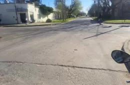 Una mujer internada en terapia intensiva tras accidente entre camión y moto