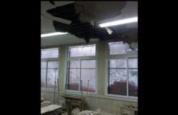 Se desprendió el cielorraso de la sala de informática de la Secundaria 6