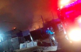 Familia recién llegada a la ciudad perdió su casa en un incendio: "Desapareció en 20 minutos"