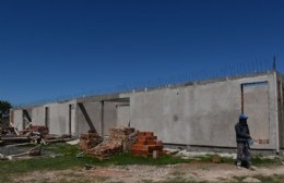 Avanzan las obras en el Gimnasio Municipal y de nuevos jardines de infantes