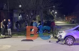 Choque entre una moto y una camioneta en 30 y 174