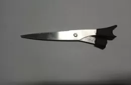 Atacó con una tijera a su pareja menor de edad  y está siendo investigado