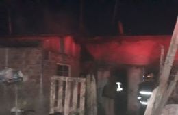 Alarma por el incendio de dos viviendas en 160 entre 27 y 28