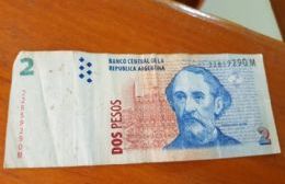 Chau a los billetes de dos pesos