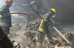 Bomberos berissenses colaboraron en el combate a un incendio fuera del distrito