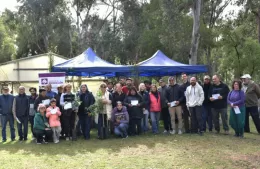 Entrega de ejemplares frutales a productores locales
