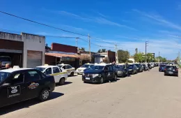 Nutrida manifestación de taxistas en contra de Uber y Didi