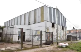 En desuso hace 20 años, arrancaron las obras de restauración del Gimnasio de la Escuela Nº 17