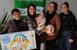 El Sindicato Municipal comenzó con la entrega de juguetes por el Día de la Niñez
