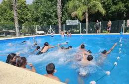Los más chicos disfrutan del programa “Del barrio a la pileta”