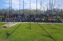 Una familia fitness reunió 250 alumnos en la Banderoteca de Berisso