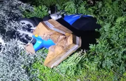 Con apoyo del COM, la Policía recuperó una motocicleta robada en un descampado