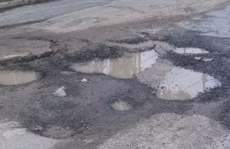 Preocupación vecinal por el “cráter” de 145 entre 10 y 11