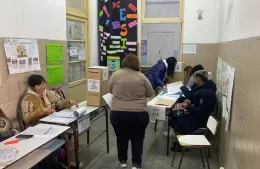 Berisso vota con tranquilidad, pero con retraso en varias escuelas por falta de presidente