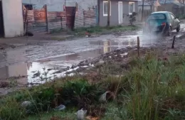 En Barrio Santa Cruz reclaman por calles intransitables y falta de recolección de basura