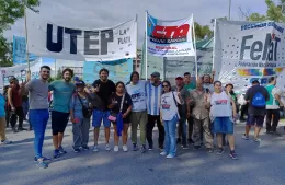 Corte en la bajada de la autopista: “Le reclamamos a Milei la falta de alimentos a los comedores”