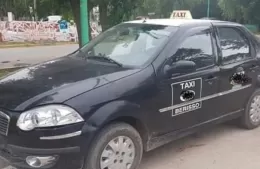 Acusan a un taxista por cobrar de más a una mujer mayor