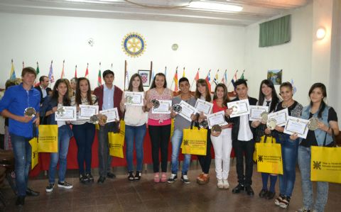 Reconocimiento a los mejores promedios de las escuelas secundarias del distrito