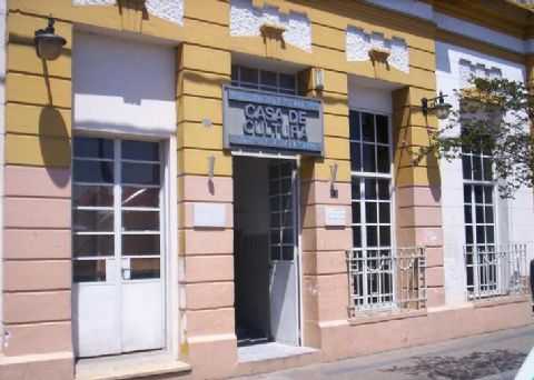 Teatro infantil en Casa de Cultura con entrada a la gorra