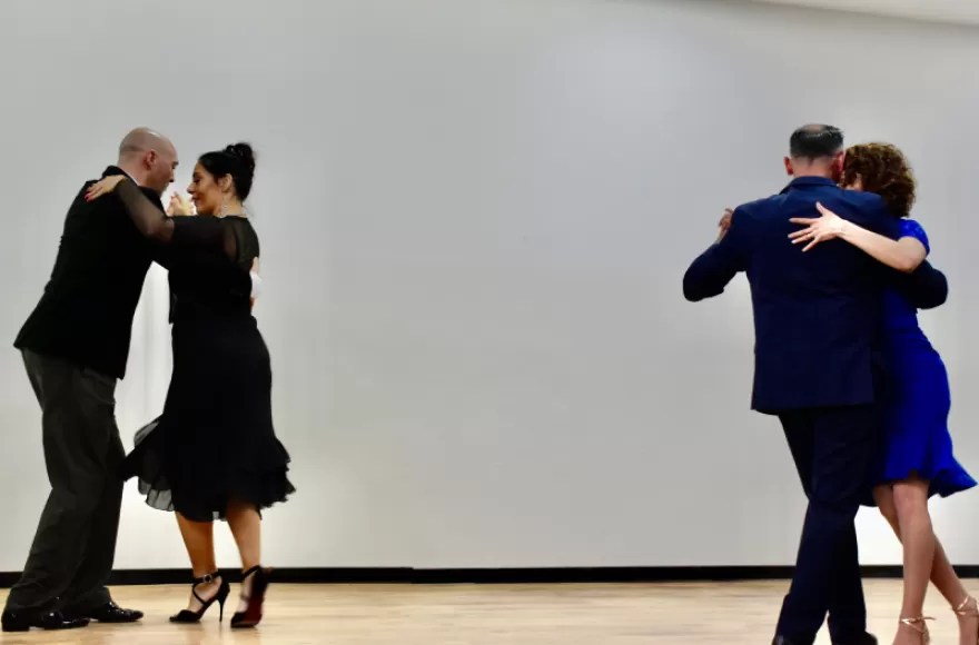 Bailaron parejas de tango.