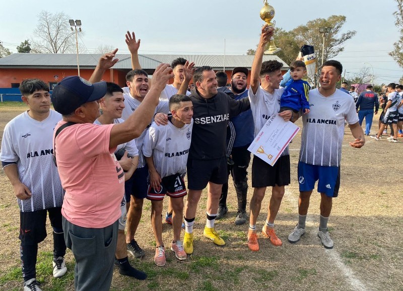 Torneo de fútbol organizado por la Juventud PRO.