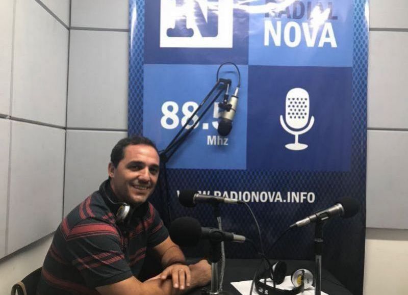 Juan Ignacio Mincarelli en el aire de Cadena Radial NOVA (foto de archivo).