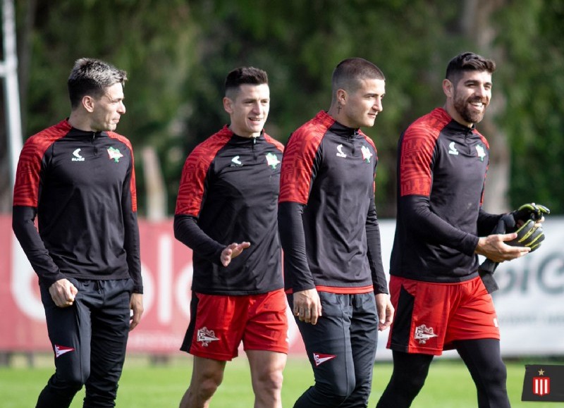 El plantel se entrenó de cara al partido de este martes.