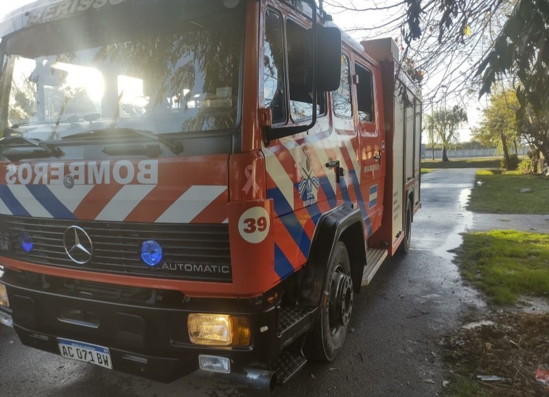 La intervención de los bomberos evitó males mayores.