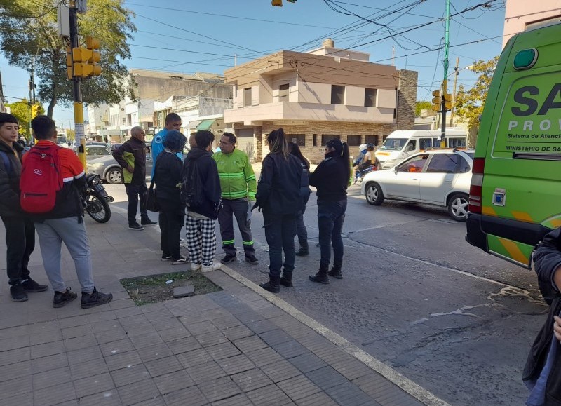 un motociclista y una peatona, los involucrados.