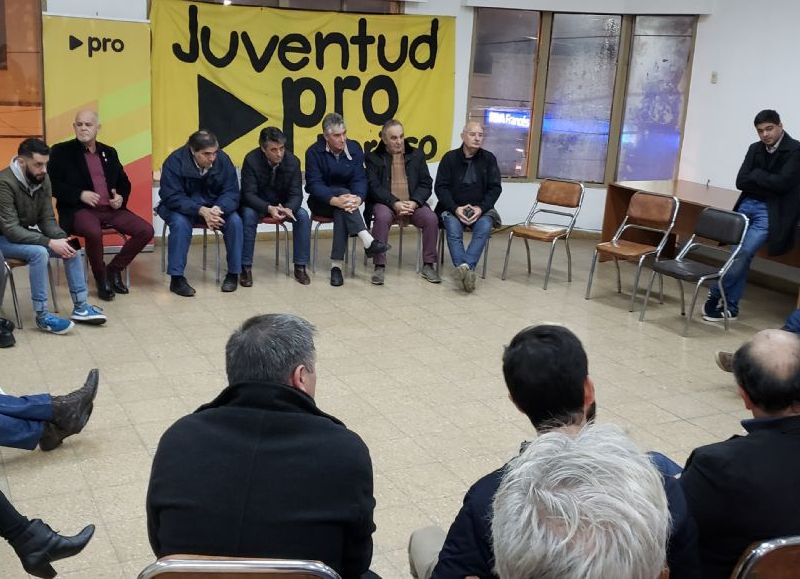 Encuentro seccional del PRO.