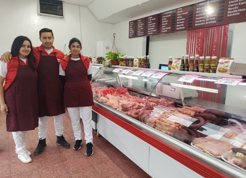 Este viernes, un grupo de jóvenes carniceros anunciaron la apertura oficial de un nuevo emprendimiento que lleva el cartel de "Marecos", ubicado en Río de Janeiro entre 157 y 158.