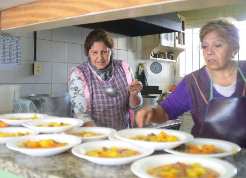 Aspirantes a porteros y peones de cocina.