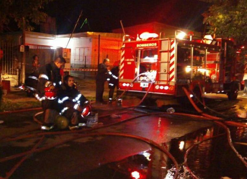 Debieron trabajar ocho dotaciones de bomberos.