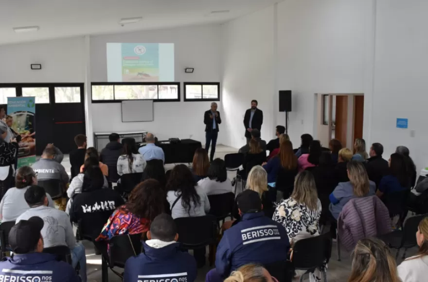 Acto en el SUM de la Comunidad.