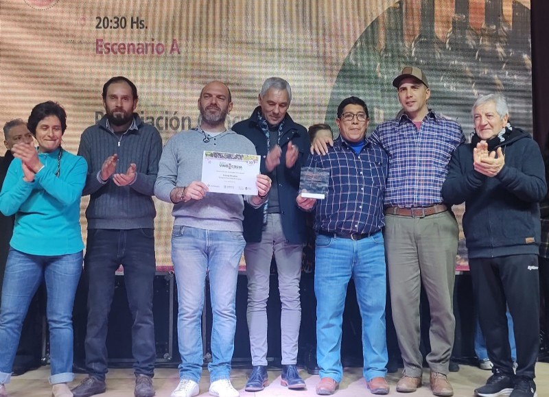 La Cooperativa de la Costa se quedó con el primer premio de la categoría vino tinto seco. 