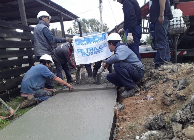 Cuadrilla en plena labor.