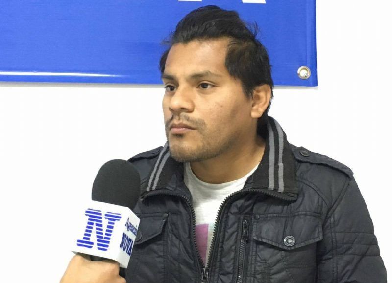 Arturo Sánchez, trabajador migrante y candidato del Frente Izquierda y los Trabajadores, denunció la situación de explotación y opresión que sufren los migrantes en el Polígono Industrial de Berisso. (Foto: NOVA)