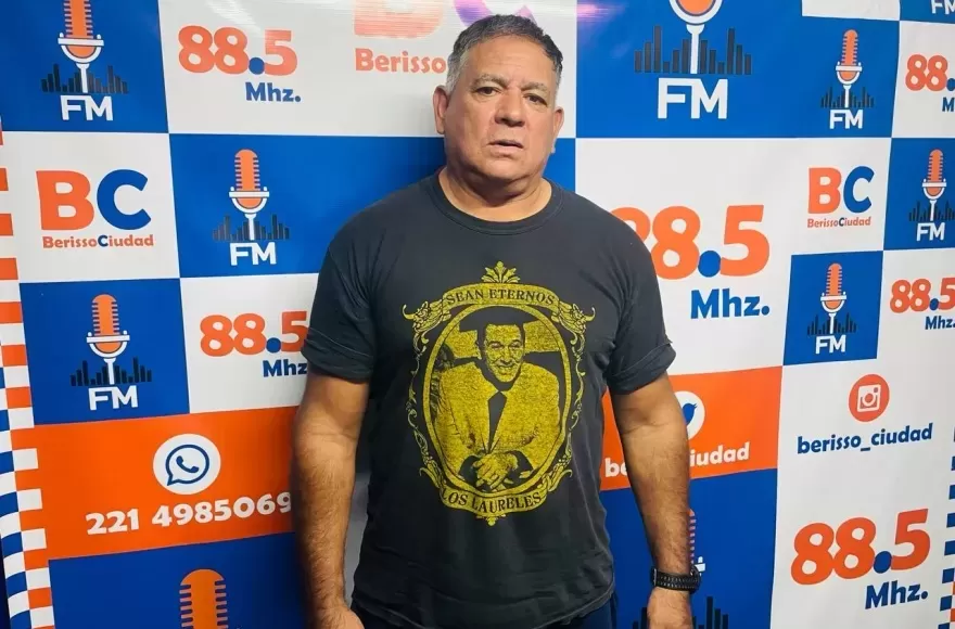 Santiago Rodríguez en el aire de BerissoCiudad en Radio.