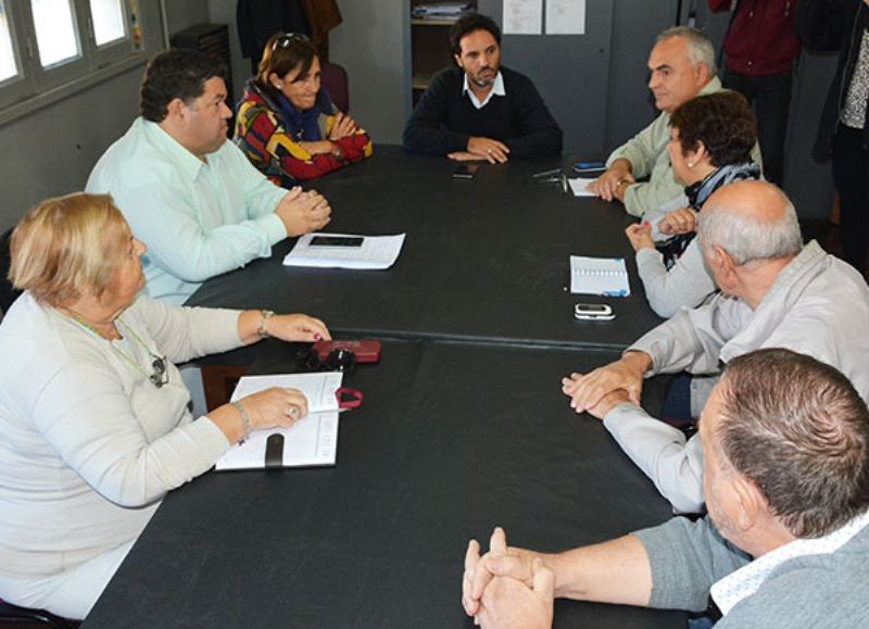 Encuentro tras la bochornosa sesión inaugural.