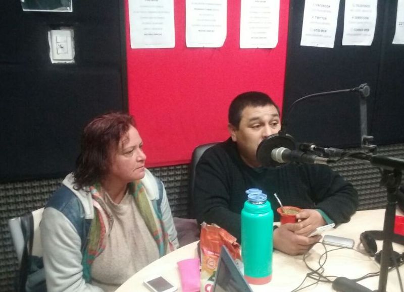 Laura Pereyra y Alejandro Coronel, referente de ATE Verde y Blanca, en el aire de 'BerissoCiudad en Radio'.