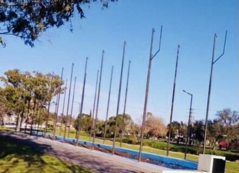 En la Curva de las Naciones, sobre la Avenida Génova 