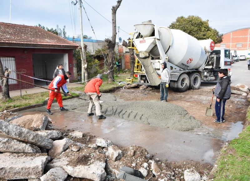 Con maquinaria municipal.