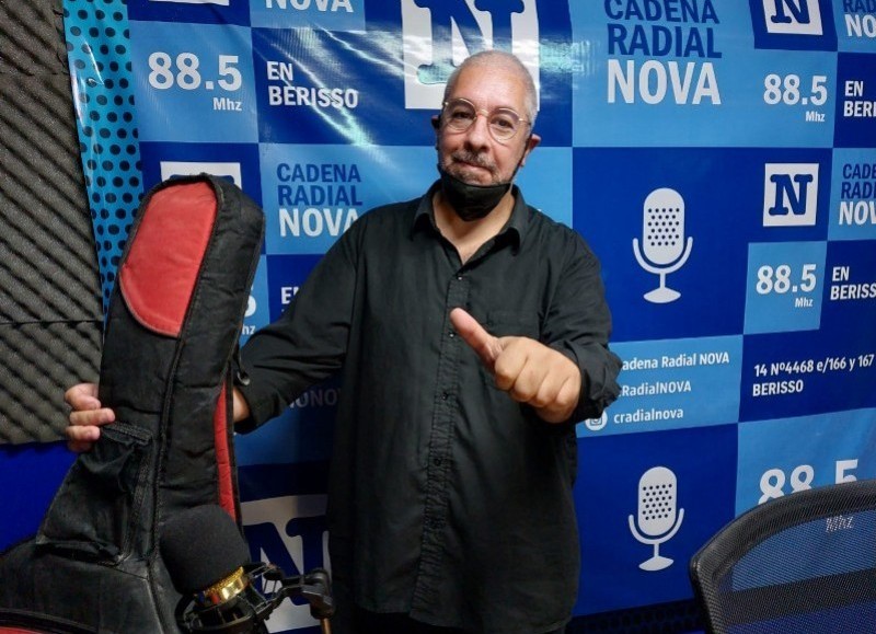 En su nueva visita a los estudios de Cadena Radial NOVA, el artista berissense Gabriel Gómez ofreció un variado repertorio a la audiencia y compartió su agenda para los próximos días.