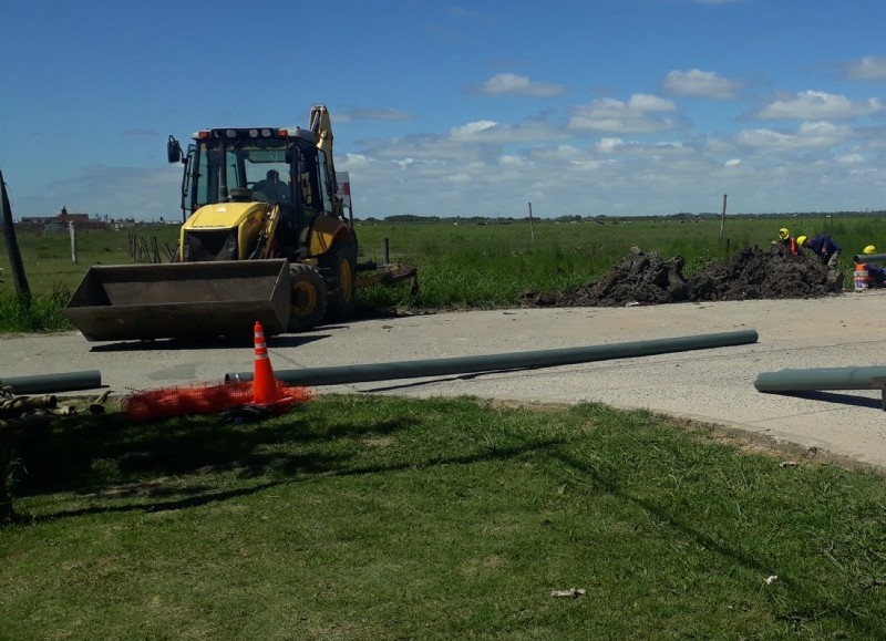 La Dirección de Obras Públicas de la Municipalidad de Berisso continúa con su programa de arreglo de calles de tierra y mejorado en general en distintas zonas de la ciudad.