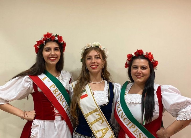 Martina Pascucci, Giuliana Nizzo y Giuliana Cline De Simone.